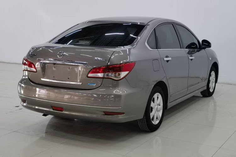 日产 轩逸 2016款 经典 1.6XE 手动领先版车身外观7