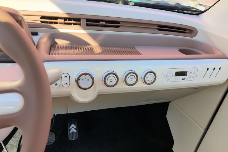 奔腾小马 2026款 222km 闪耀马中控内饰16