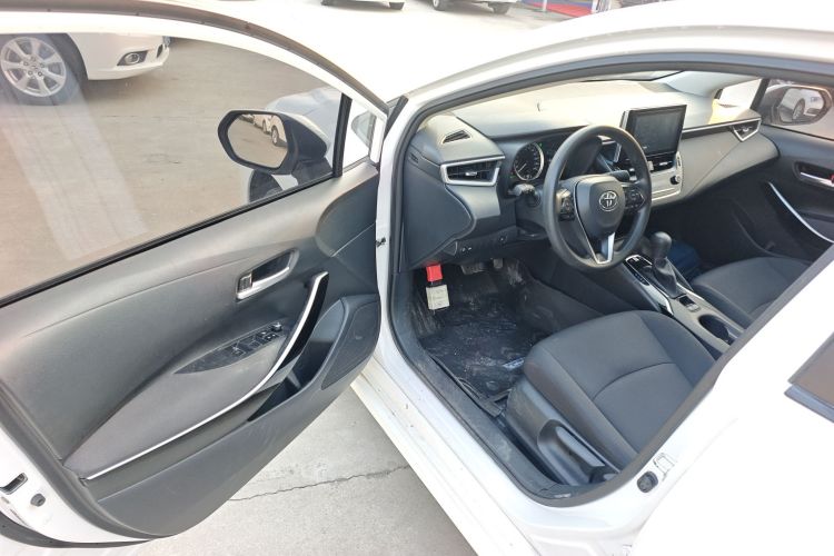 丰田 卡罗拉 2021款 双擎 1.8L E-CVT精英版中控内饰20