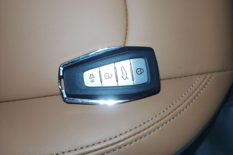 吉利汽车 帝豪 2025款 第4代 1.5L CVT旗舰型中控内饰11