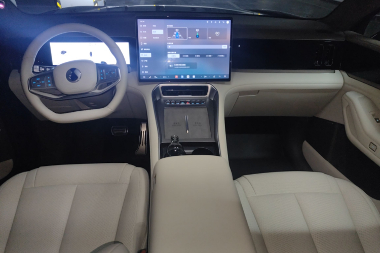 腾势N8L 2025款 旗舰型中控内饰12