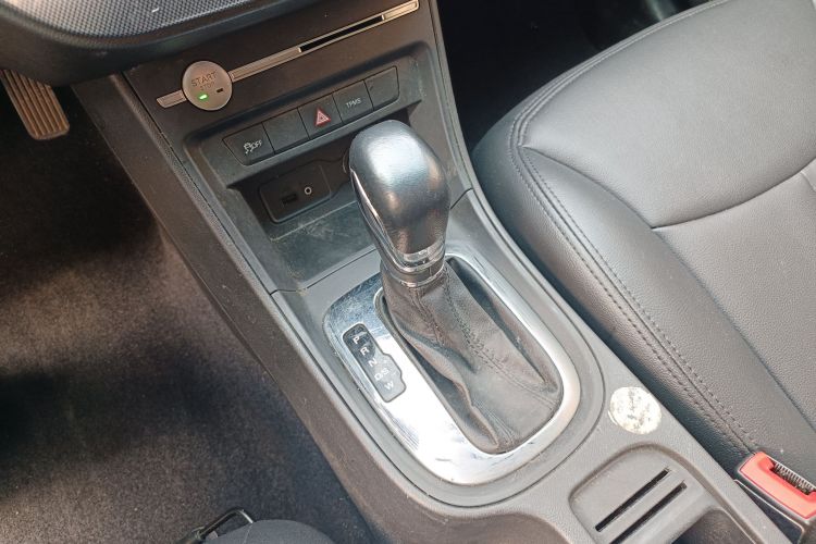 荣威360 2018款 PLUS 1.5L 自动尊享版中控内饰18