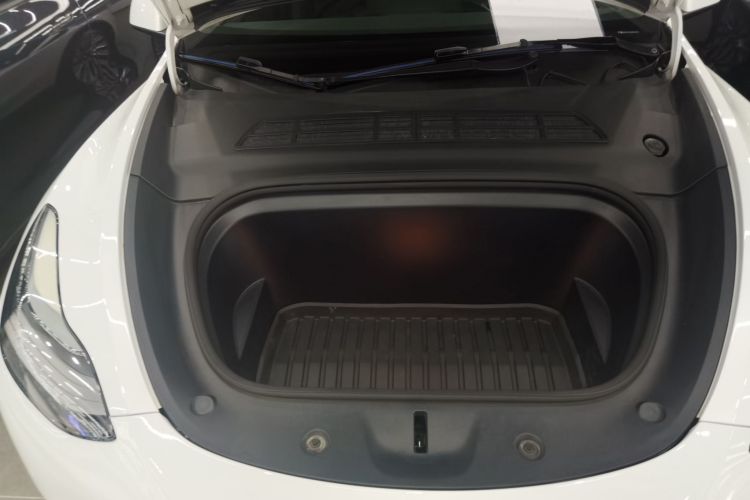 特斯拉 Model Y 2022款 改款 后轮驱动版机舱底盘24