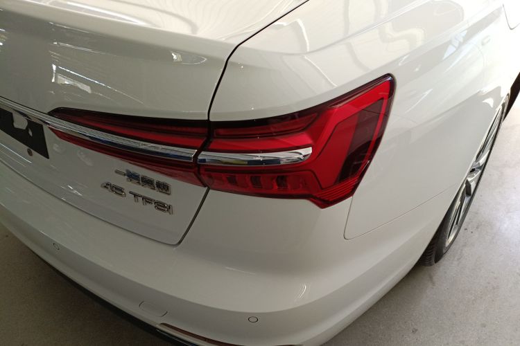 奥迪A6L 2019款 45 TFSI 臻选致雅型车身外观9