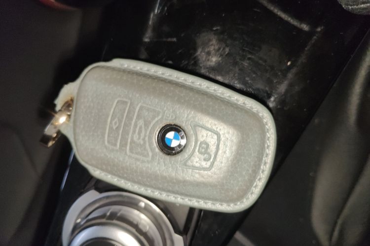 宝马3系 2017款 320Li M运动型中控内饰7001