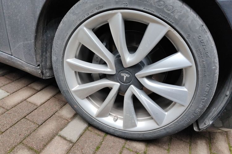 特斯拉 Model 3 2020款 改款 标准续航后驱升级版车身外观10