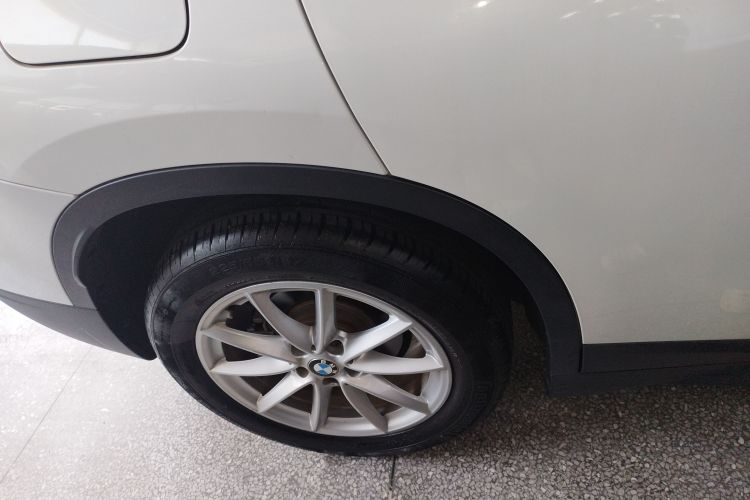 宝马X1 2016款 sDrive18Li 时尚型车身外观56