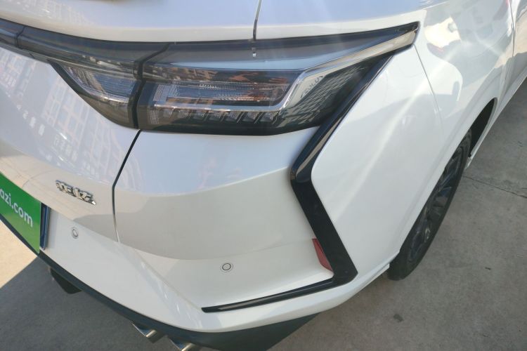 东风风神 奕炫 2023款 马赫版 1.5L 自动追影版车身外观9