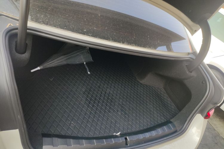 宝马i3 2025款 eDrive 35 L机舱底盘23