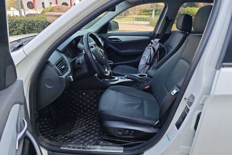 宝马X1 2014款 sDrive18i 领先型中控内饰19