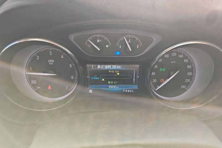 别克 昂科威 2020款 28T 四驱精英型中控内饰14