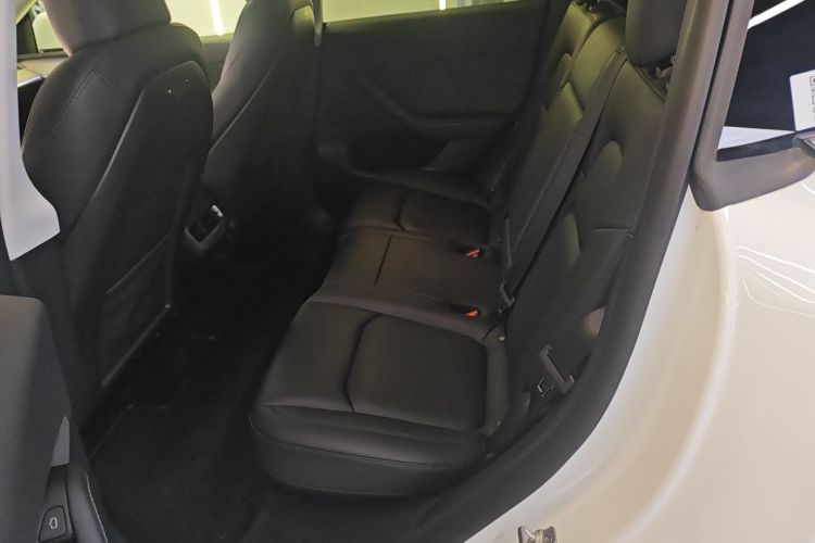 特斯拉 Model Y 2023款 长续航全轮驱动版中控内饰21