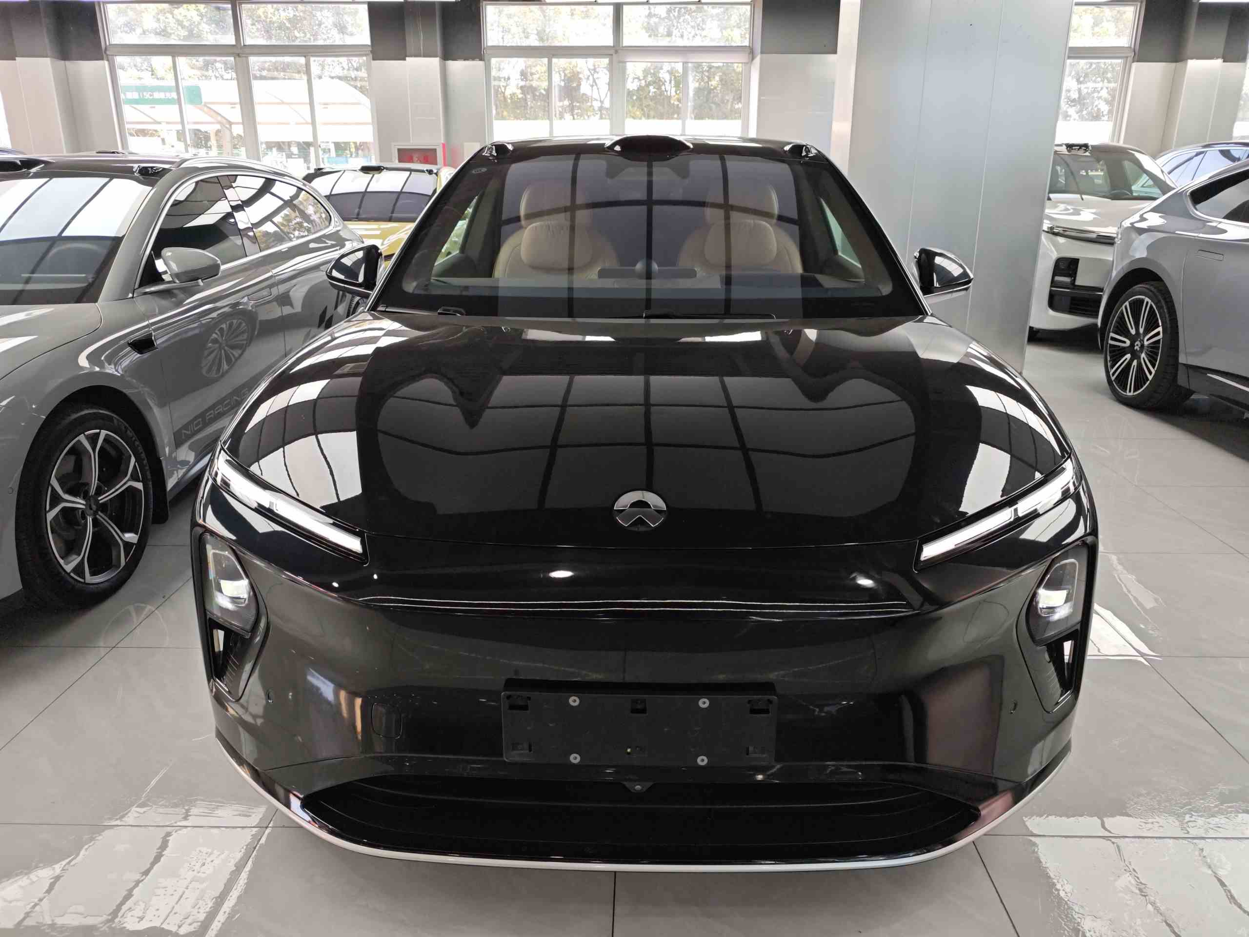 蔚来ET9 2025款 102kWh 签名版(1)