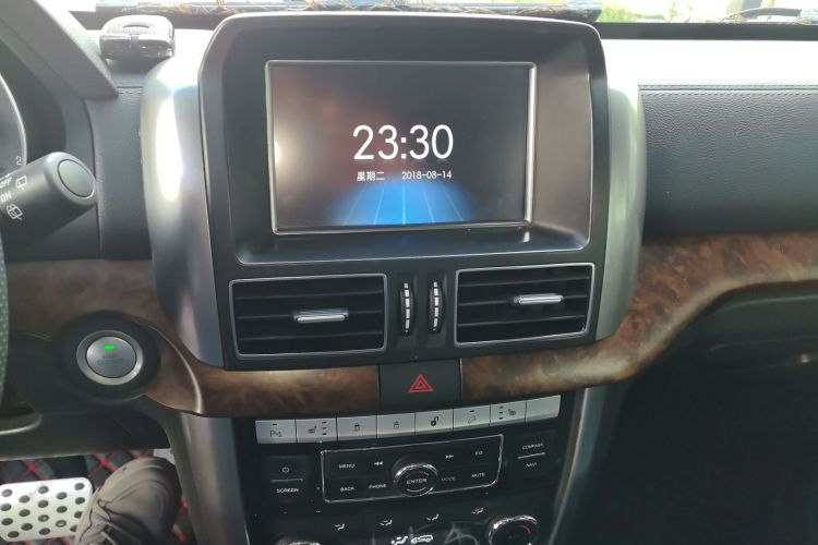 北京越野 北京BJ80 2016款 2.3T 自动尊贵版中控内饰16