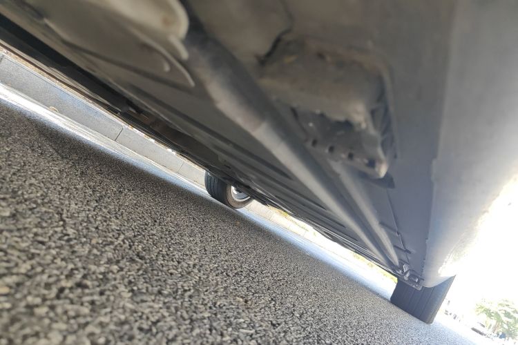 奔驰E级 2018款 改款 E 300 L 豪华型局部细节9004