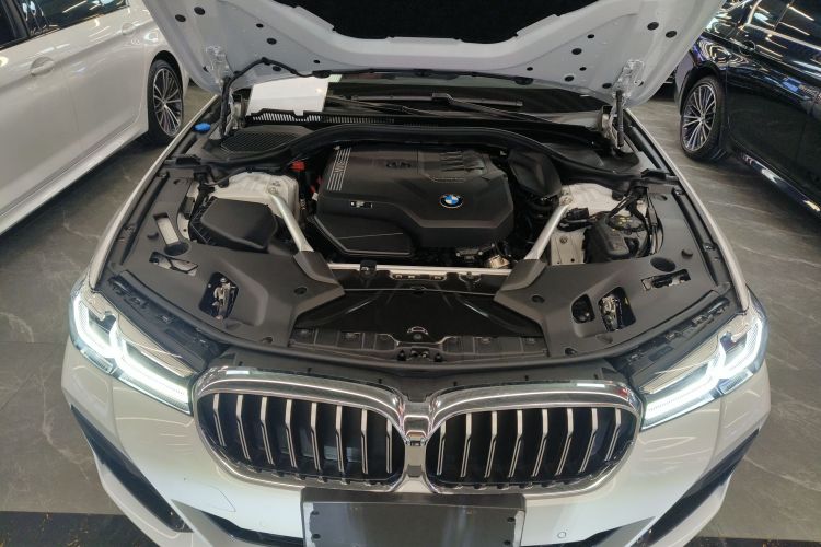 宝马5系 2022款 改款二 525Li M运动套装机舱底盘24