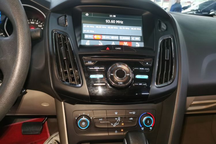 福特 福克斯 2017款 三厢 1.6L 自动舒适型智行版中控内饰16