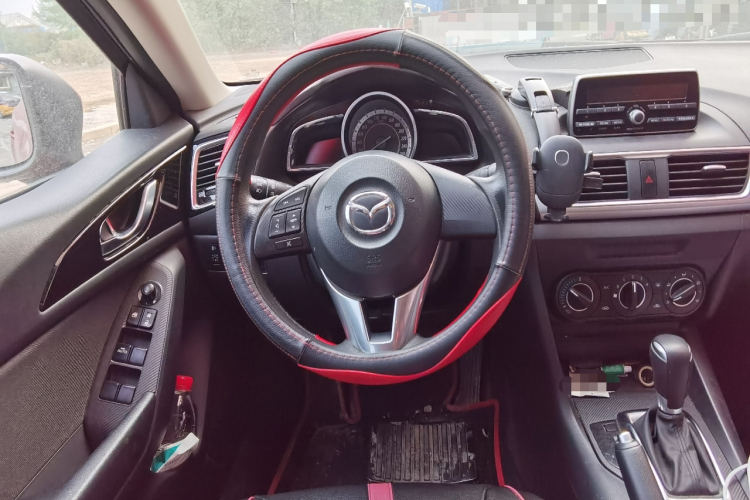 马自达3 昂克赛拉 2016款 三厢 1.5L 自动舒适型中控内饰13