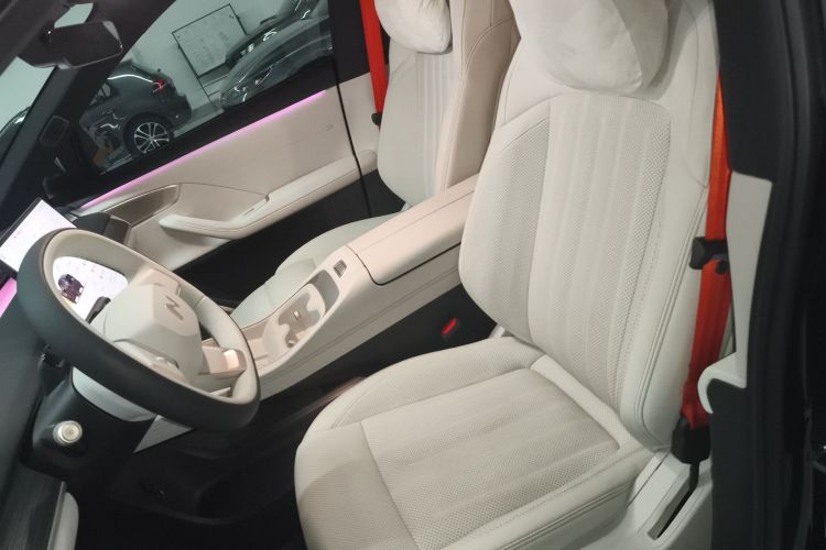 乐道L60 2024款 60kWh 四驱版中控内饰19