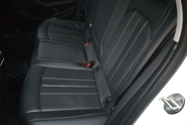 奥迪A4L 2022款 40 TFSI 豪华动感型中控内饰21