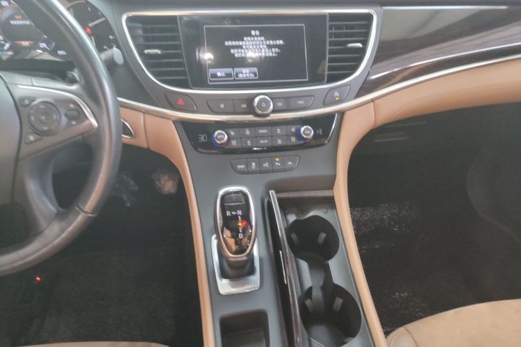 别克 君越 2018款 20T 豪华型中控内饰16