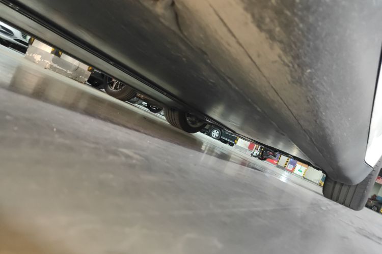 特斯拉 Model Y 2022款 改款 后轮驱动版局部细节9002