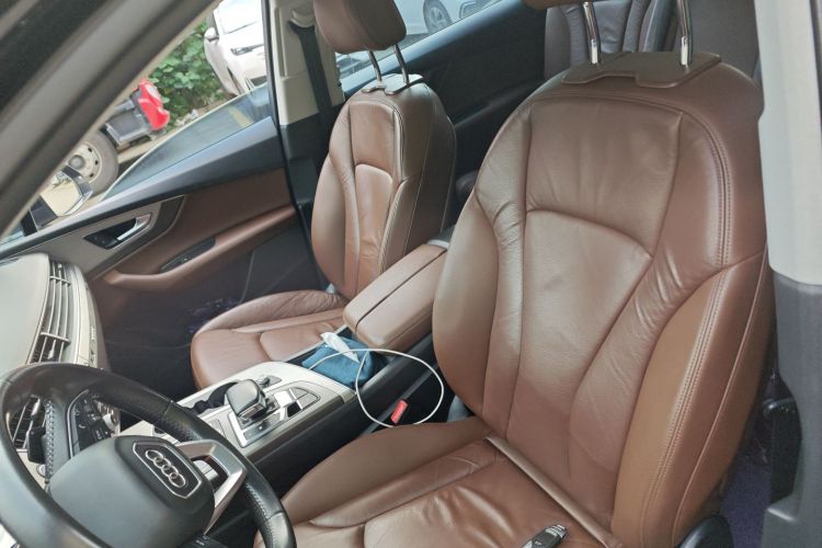 奥迪Q7 2016款 40 TFSI 舒适型局部细节19