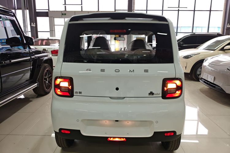 吉利银河 熊猫 2025款 210km 元气熊车身外观6