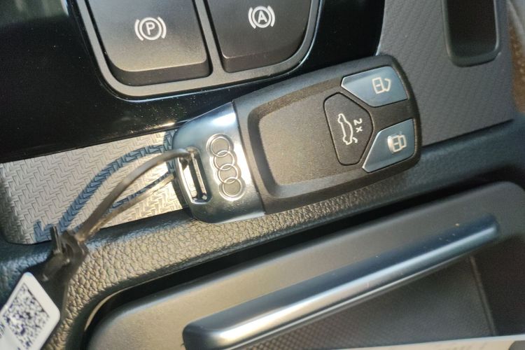 奥迪Q5L 2024款 40 TFSI 豪华动感型中控内饰11