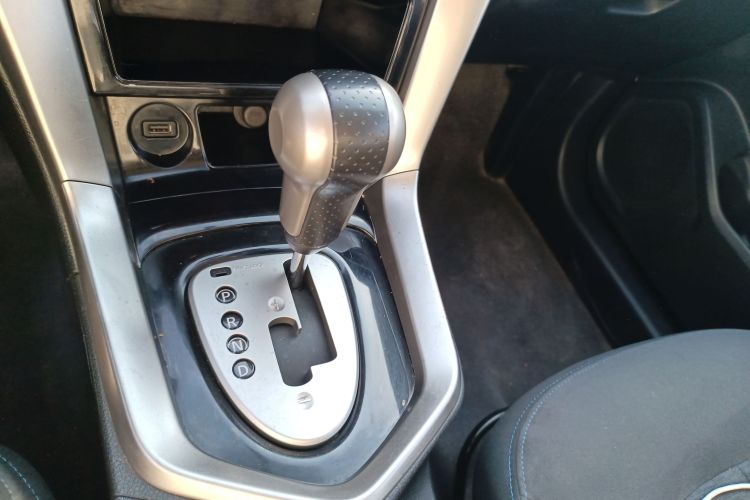 启辰T70 2016款 2.0L CVT睿趣版中控内饰18