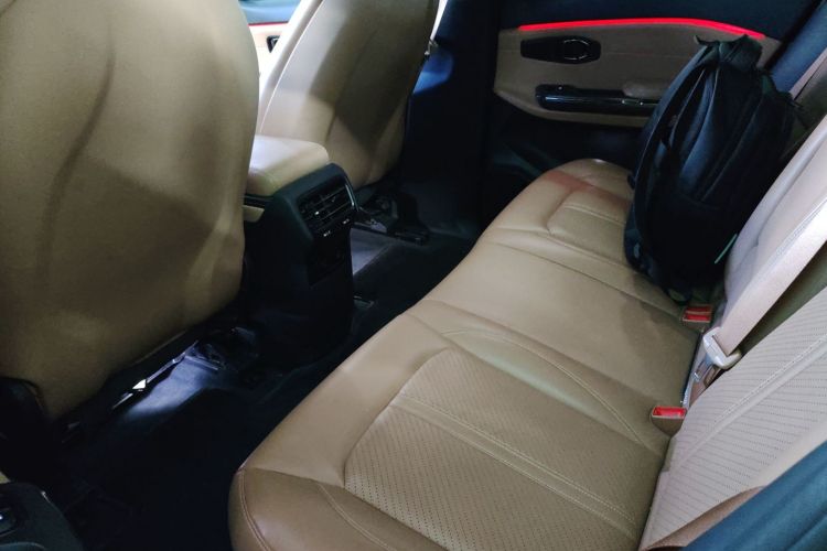 蔚来ES6 2020款 430KM 性能版中控内饰7004