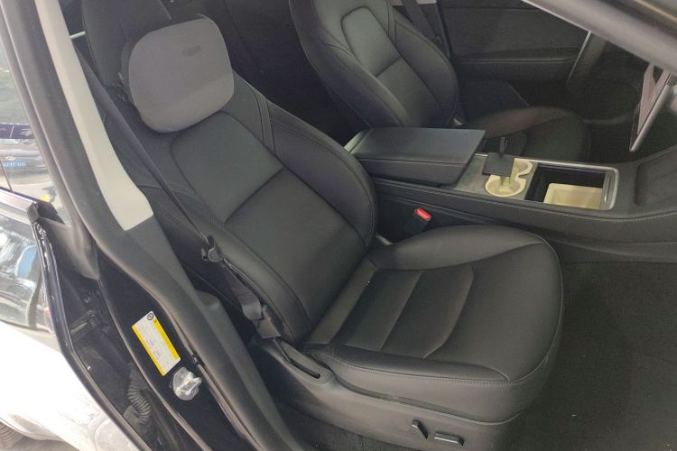 特斯拉 Model Y 2023款 长续航全轮驱动版局部细节41