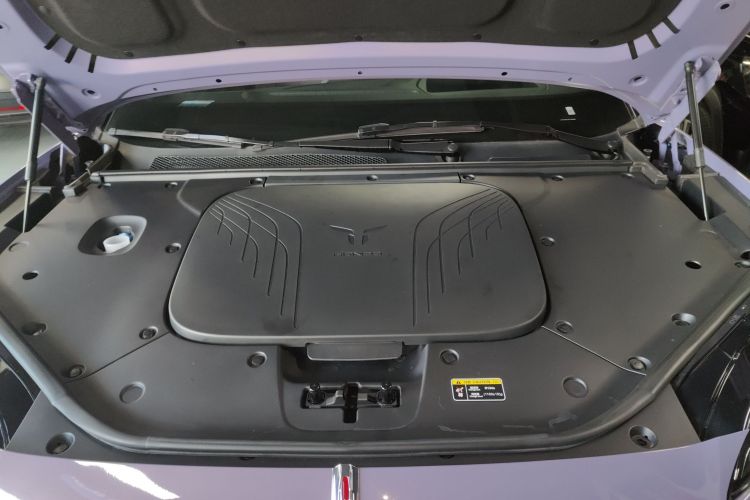 红旗天工08 2025款 680 Ultra四驱版机舱底盘24