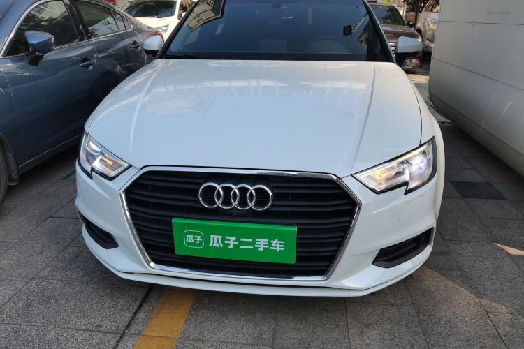 奥迪A3 2018款 30周年年型 Limousine 35 TFSI 进取型车身外观2