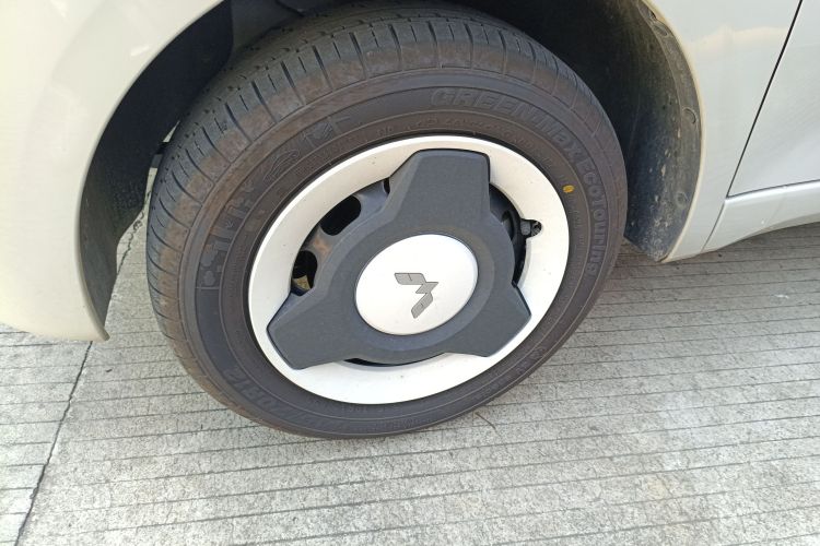 五菱汽车 宏光MINIEV 2024款 第三代 215km 青春版车身外观6007