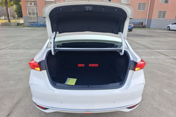 别克 威朗 2023款 Pro 乐逸版机舱底盘23