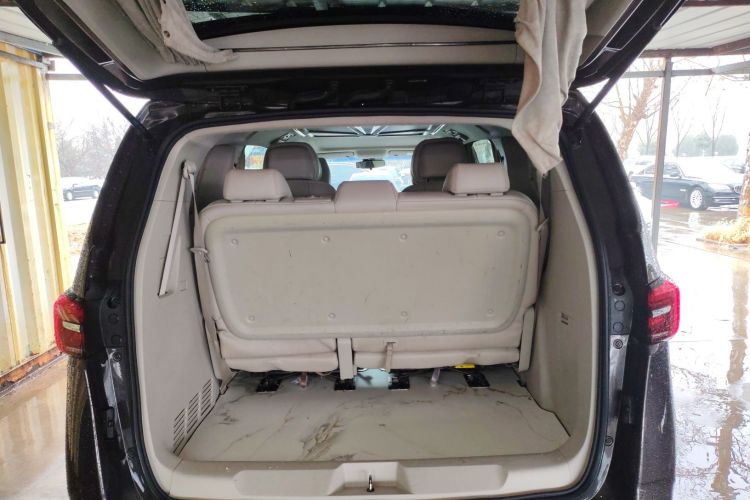 别克GL8 2020款 陆上公务舱 652T 舒适型机舱底盘23