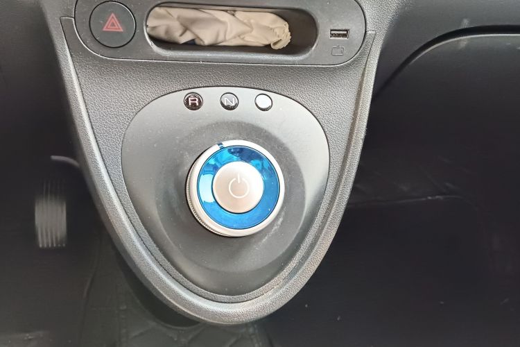 欧拉黑猫 2021款 301km 基础型中控内饰18