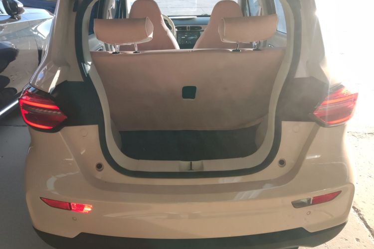 零跑汽车 零跑T03 2023款 200轻享版机舱底盘23