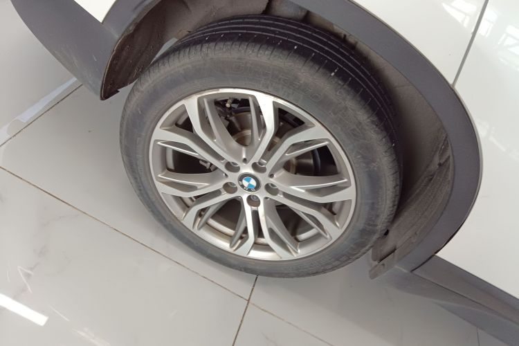 宝马X1 2018款 sDrive20Li 领先型车身外观6008