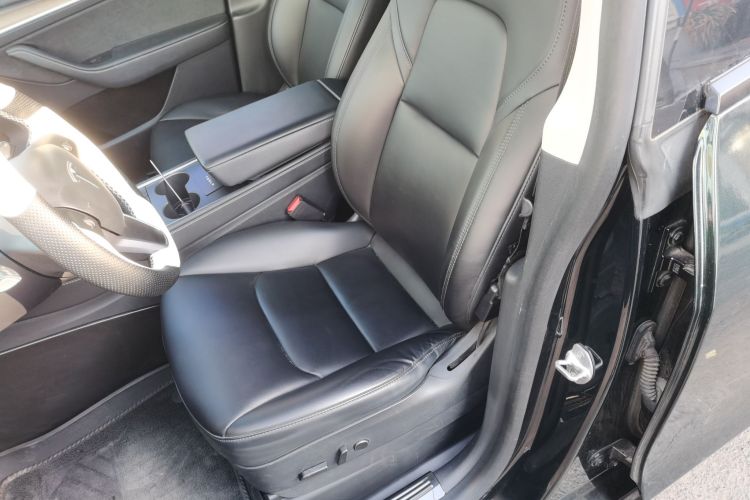 特斯拉 Model Y 2021款 标准续航后驱版中控内饰19