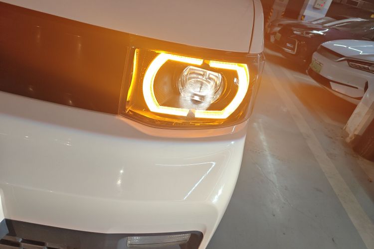 五菱汽车 宏光MINIEV 2021款 马卡龙臻享款 磷酸铁锂车身外观36