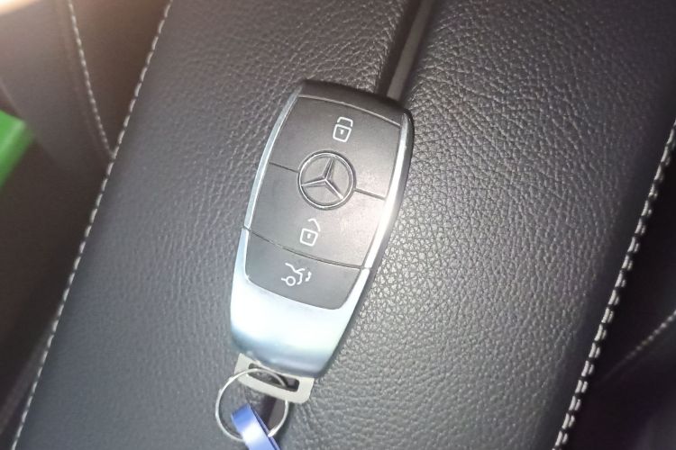 奔驰A级 2021款 A 200 L 运动轿车时尚型中控内饰7001