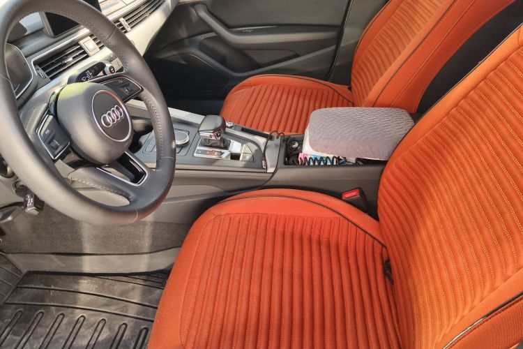 奥迪A4L 2019款 40 TFSI 进取型 国V中控内饰19