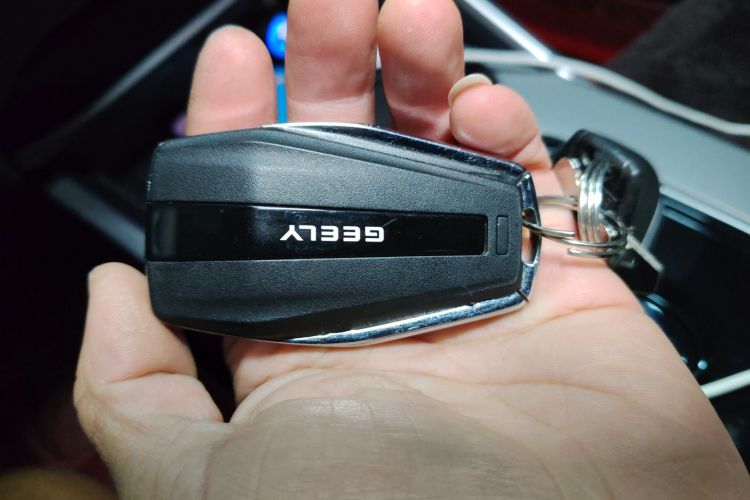 吉利汽车 帝豪 2024款 第4代 1.8L DHT醇净版中控内饰11