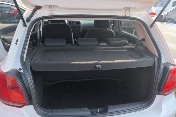 大众 Polo 2016款 1.4L 手动风尚型机舱底盘23