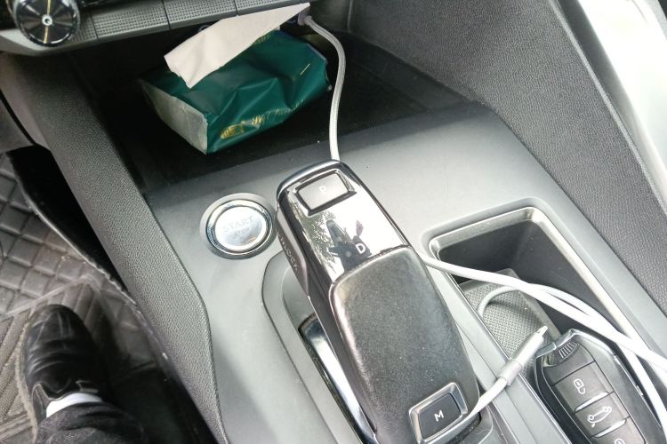 标致4008 2017款 350THP 精英版中控内饰18