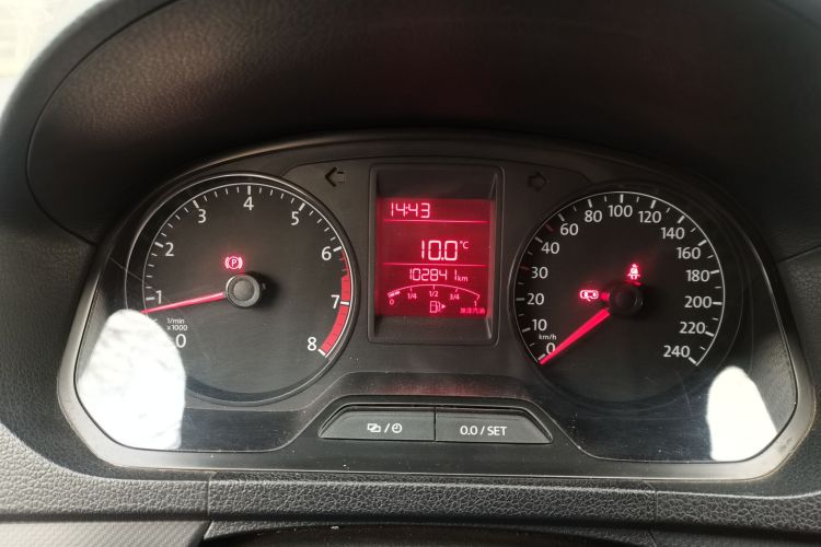 大众 捷达 2015款 质惠版 1.6L 手动时尚型中控内饰15