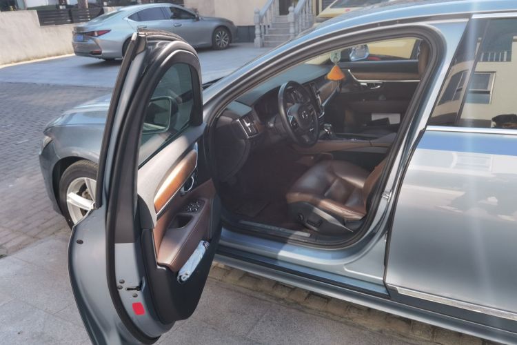 沃尔沃S90 2019款 T5 智远版中控内饰20