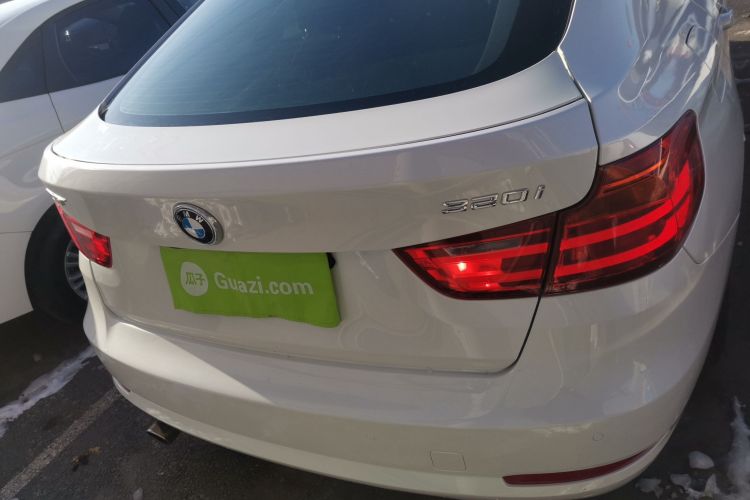 宝马3系GT 2014款 320i 领先型车身外观6